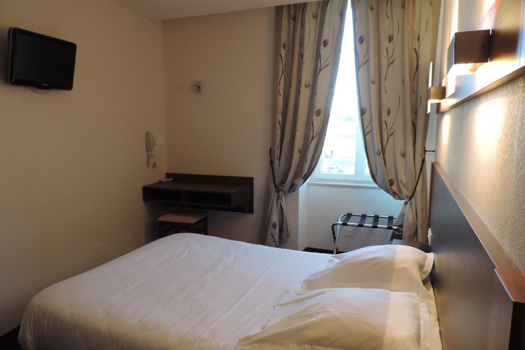 Hotel De France Espalion Zewnętrze zdjęcie